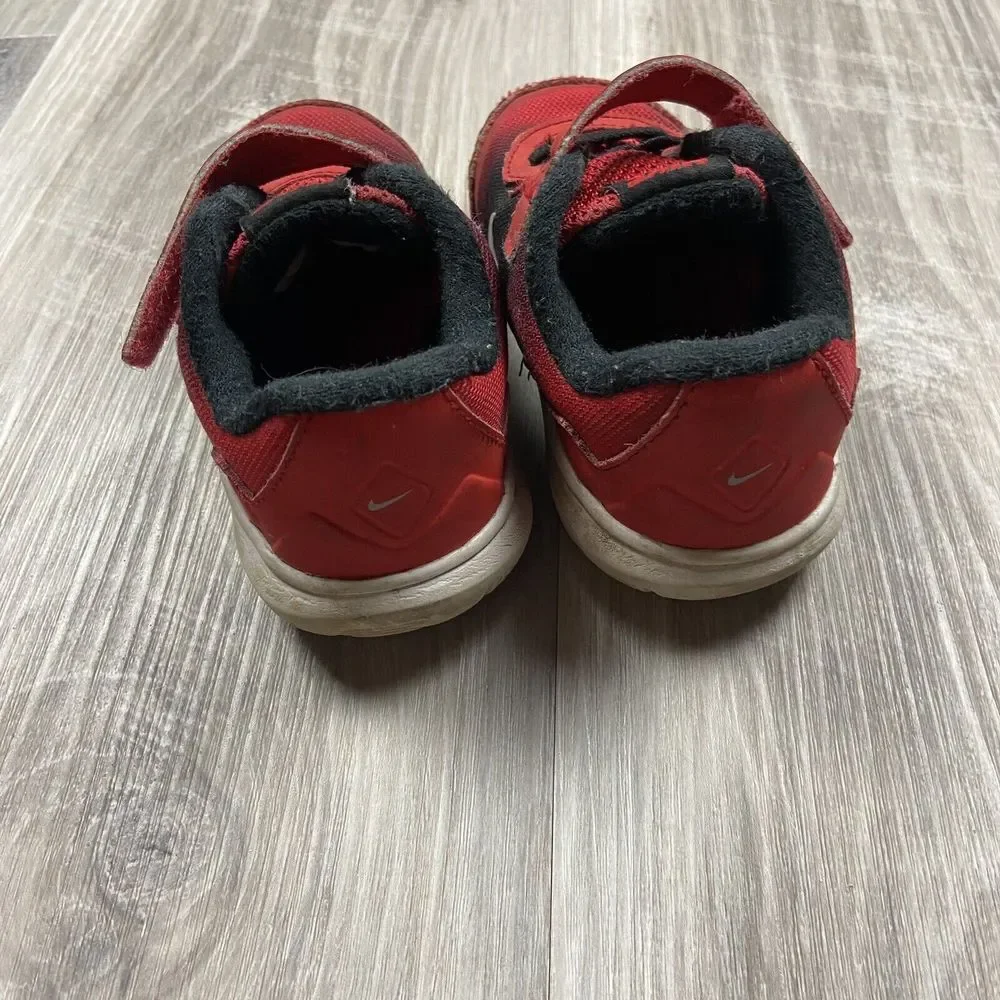 Nike‎ Kid's 7C Red Black White Hook & Loop Running Athletic Shoes 749814-600 - Picture 5 of 7